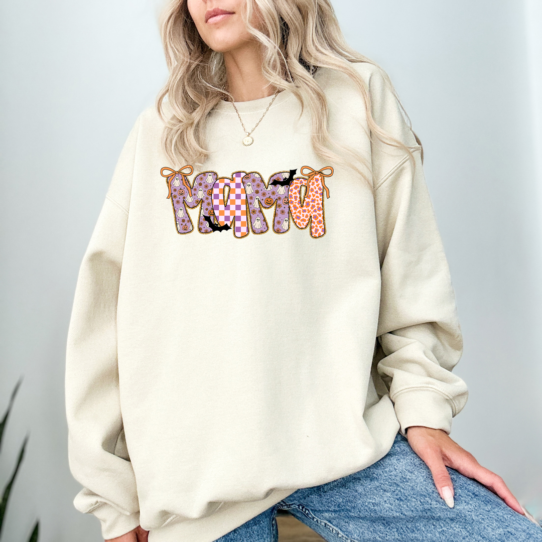 MAMA Fall Aesthetic Sweatshirt – Cozy Checker & Floral Letter Design for Cool Moms