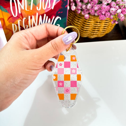 Cute Acrylic Motel Keychain – Glitter Clear with Checkerboard Flowers ✨🌸