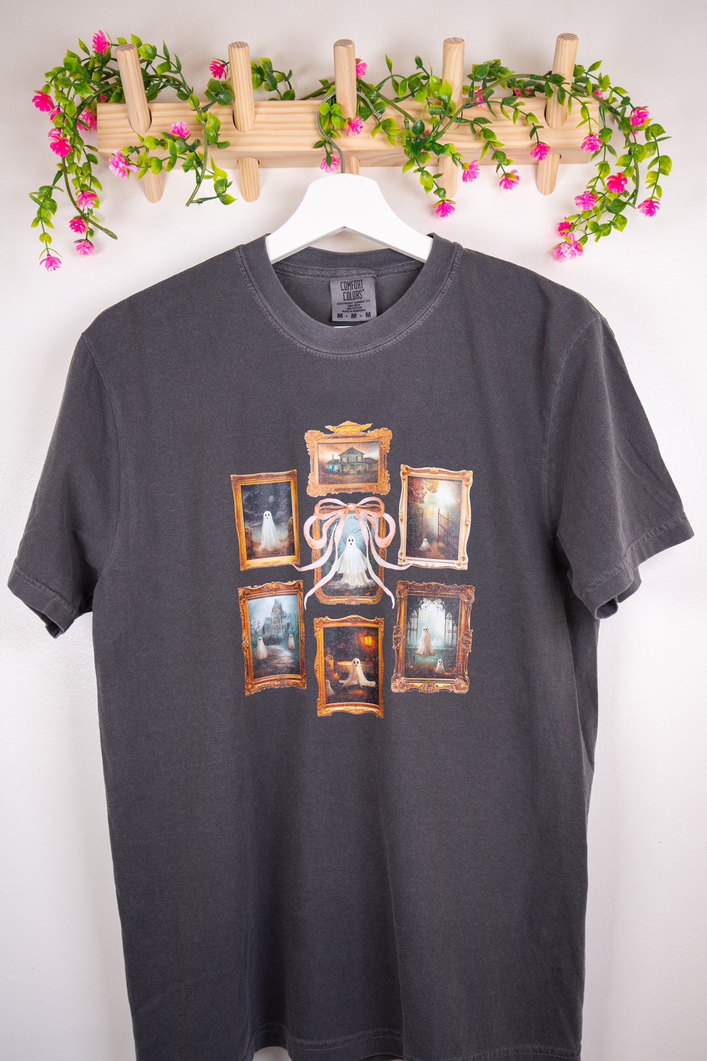 Haunted Gallery T-Shirt – Vintage Gothic Halloween Vibes