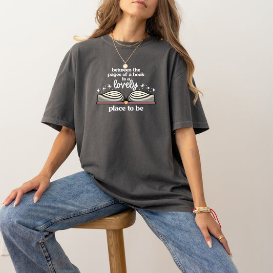 Between the pages is a lovely place to be – tee
