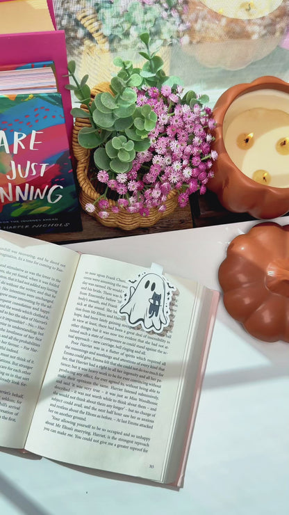 Cozy Autumn Ghost Magnetic Bookmark – Cute Fall Vibes